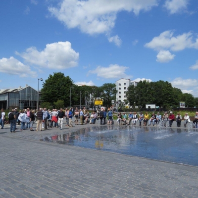 img 9280verzamelenburgemeesterstekelenburgplein. - 