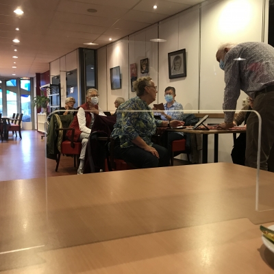 Digitaal cafe: niet storen en vreemde tekens