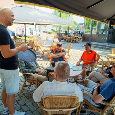 Fietsend naar het Schoenenmuseum