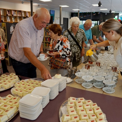 2023-09-15vrijwilligersdag - pauze met koffie/thee en een speciaal SVR-gebakje