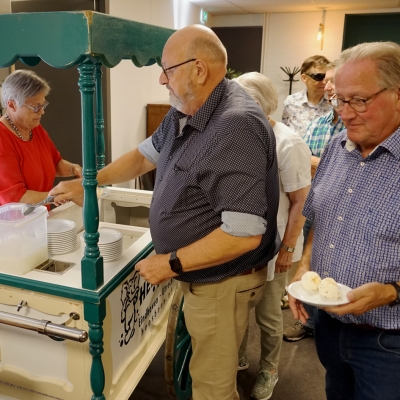 2023-09-15vrijwilligrsdag - Als afsluiting een lekker ijsje