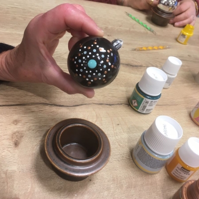 workshop kerstballen stippen - 