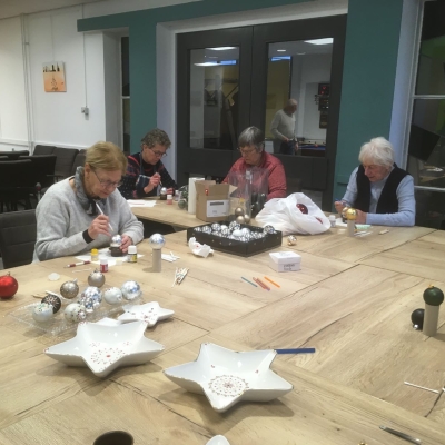 workshop kerstballen stippen - 