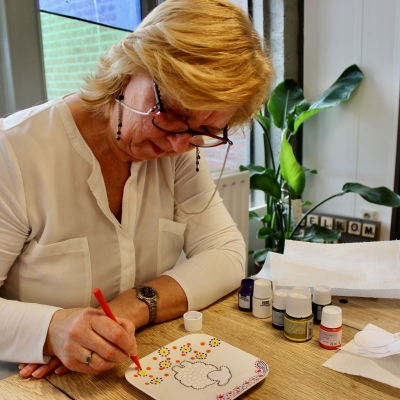 14-3-2024Paasworkshop porselein stippen - 