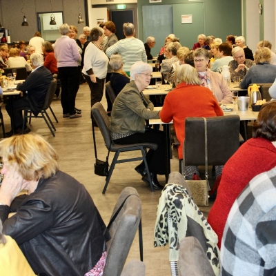 High Tea groeit uit zijn jasje