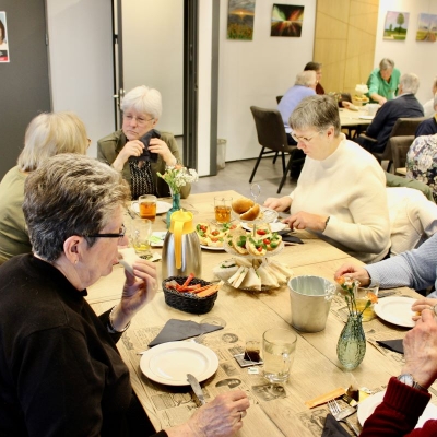 High Tea groeit uit zijn jasje