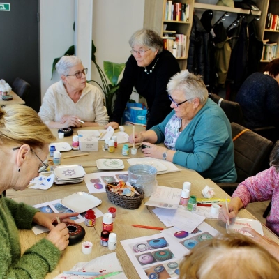 Waxinelichthouders stippen, weer eens iets anders